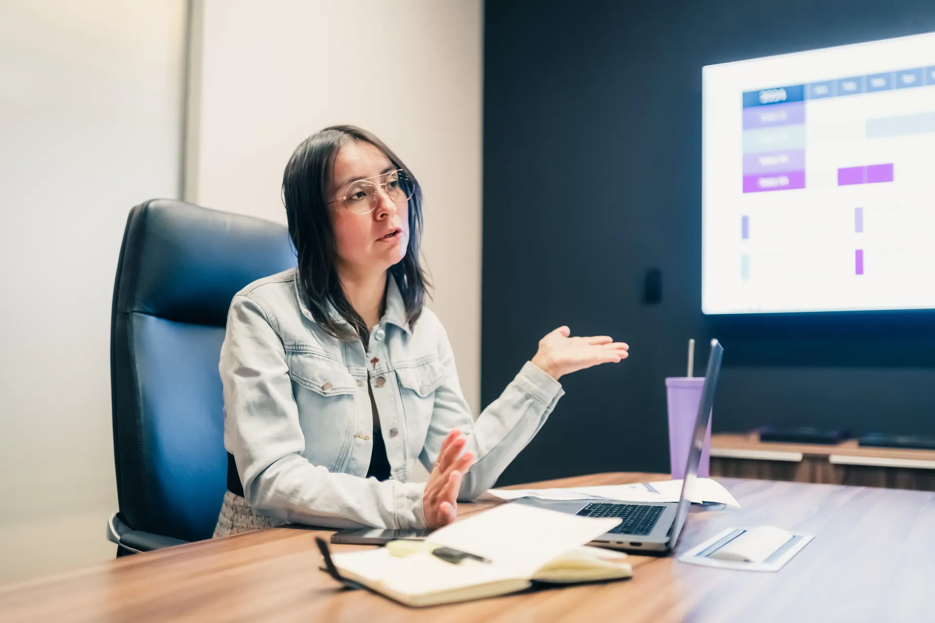 Human Led Strategy and Decisions icon illustrating SEO services by Arobit Digital